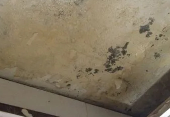 石狮阳台漏水维修公司分享下石狮卫生间渗水维修需要注意哪些问题。